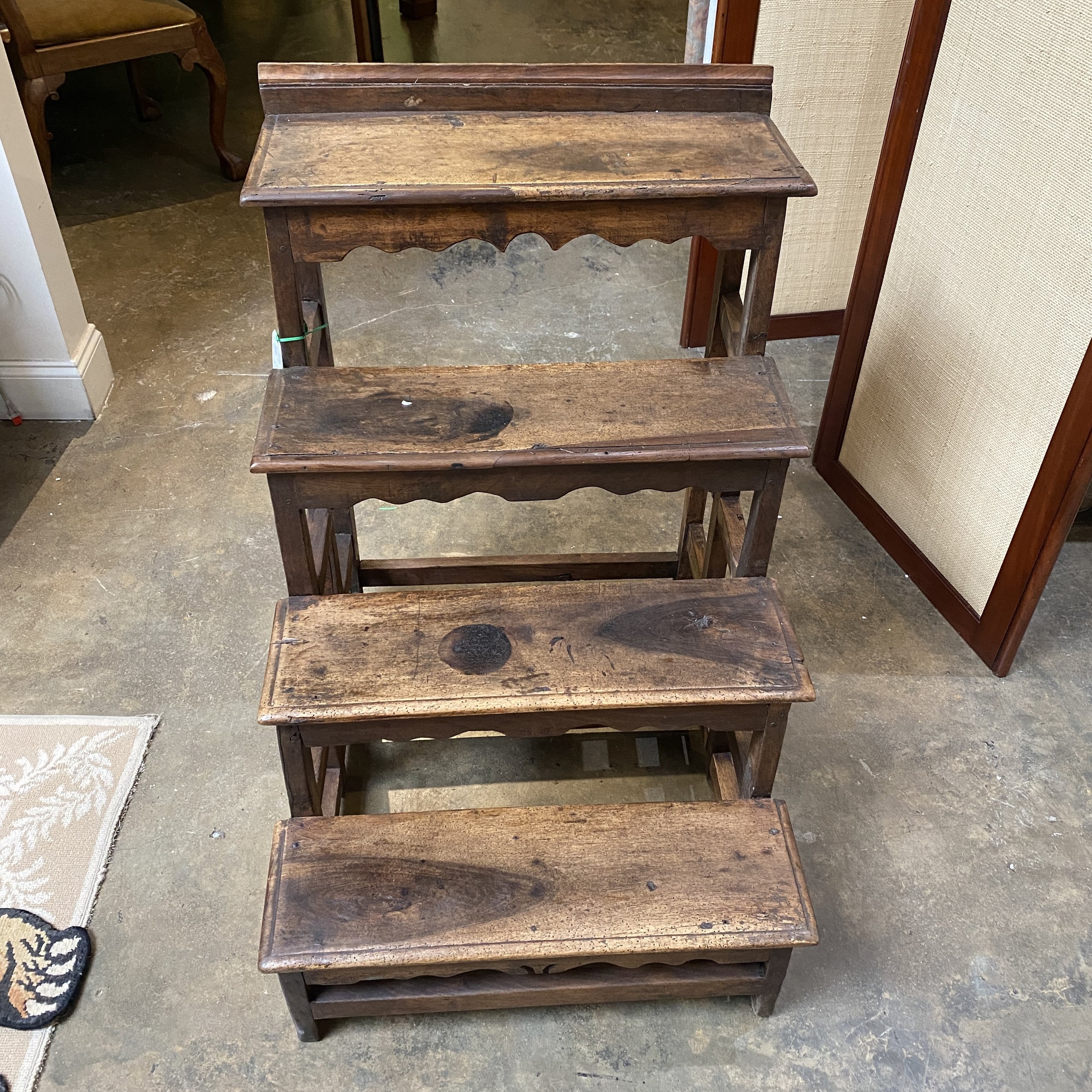 Late 17th Century Tuscan Walnut Library Steps, Italy, circa 1680
